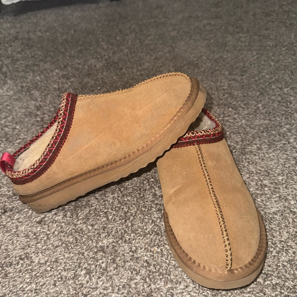 Women’s  Tan Suede Slip-On Shearling Lined Clog